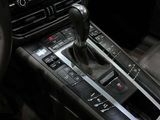 PORSCHE-MACAN-2.0 16V GASOLINA 4P AUTOMÁTICO PORSCHE-MACAN-2020