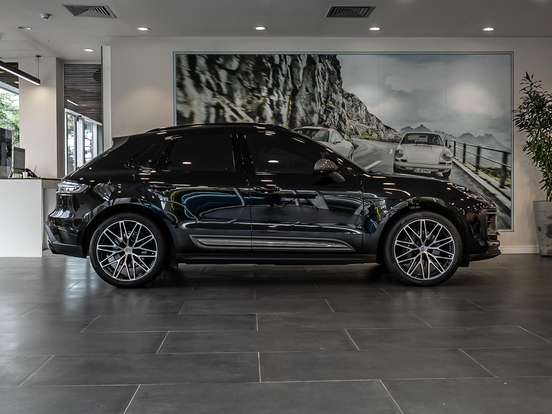 PORSCHE-MACAN-2025