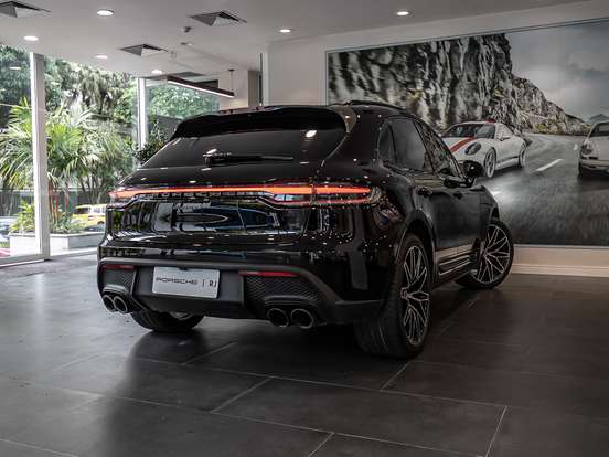 PORSCHE-MACAN-2025