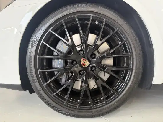 PORSCHE-PANAMERA-2025