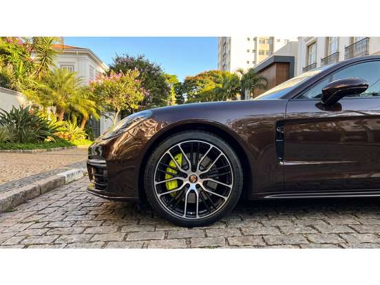PORSCHE-PANAMERA-2023