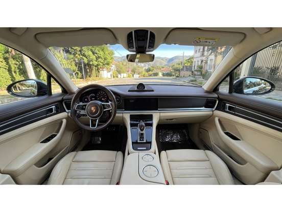PORSCHE-PANAMERA-2023