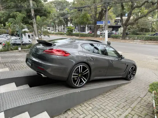 PORSCHE-PANAMERA-2013