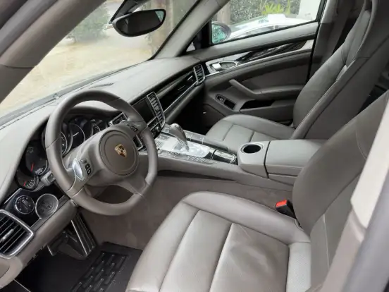 PORSCHE-PANAMERA-2013