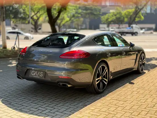 PORSCHE-PANAMERA-2013