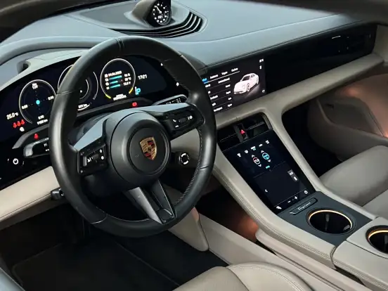 PORSCHE-TAYCAN-4S ELÉTRICO PORSCHE-TAYCAN-2020