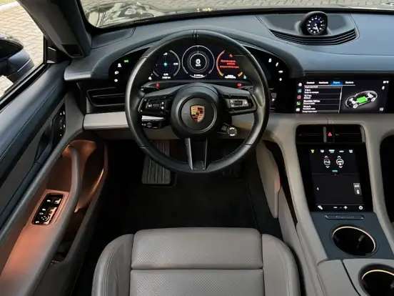 PORSCHE-TAYCAN-4S ELÉTRICO PORSCHE-TAYCAN-2020