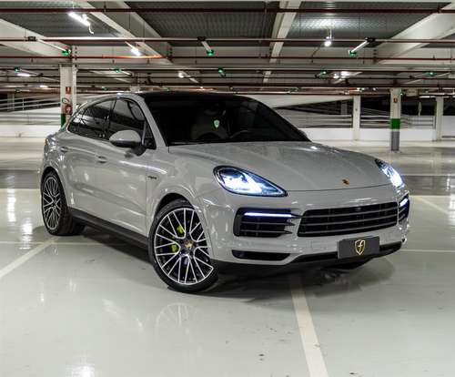 PORSCHE-CAYENNE-2023