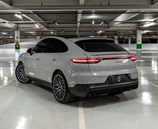 PORSCHE-CAYENNE-2023