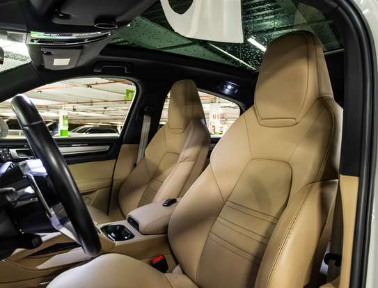 PORSCHE-CAYENNE-2023