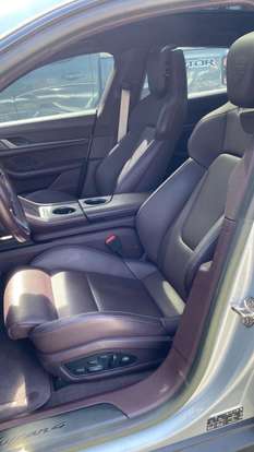 PORSCHE-TAYCAN-2023