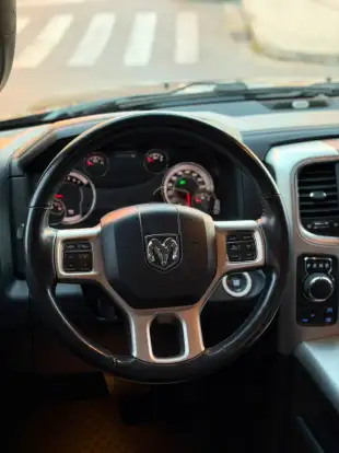 RAM-1500-5.7 V8 GASOLINA REBEL CD 4X4 AUTOMÁTICO RAM-1500-2022