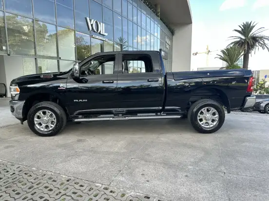 RAM-2500-6.7 I6 TURBO DIESEL LARAMIE CD 4X4 AUTOMÁTICO RAM-2500-2024