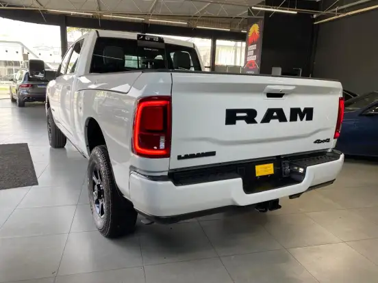 RAM-3500-6.7 I6 TURBO DIESEL LARAMIE NIGHT EDITION CD 4X4 AUTOMÁTICO RAM-3500-2025