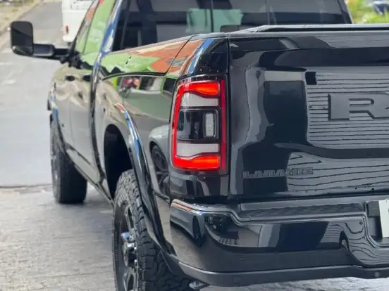 RAM-3500-6.7 I6 TURBO DIESEL LARAMIE NIGHT EDITION CD 4X4 AUTOMÁTICO RAM-3500-2022