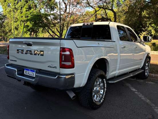 RAM-3500-6.7 I6 TURBO DIESEL LARAMIE CD 4X4 AUTOMÁTICO RAM-3500-2022