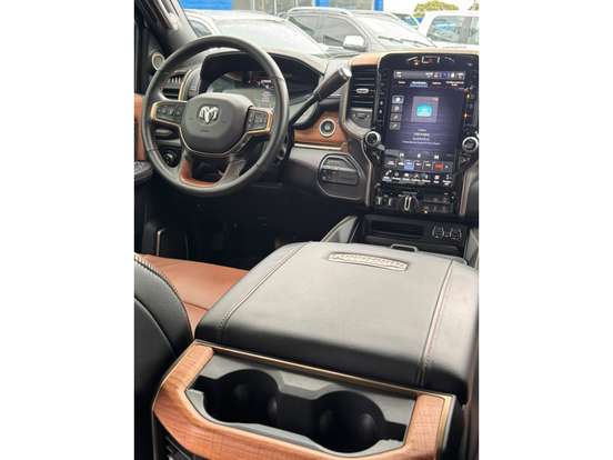 RAM-3500-6.7 I6 TURBO DIESEL LIMITED LONGHORN CD 4X4 AUTOMÁTICO RAM-3500-2024