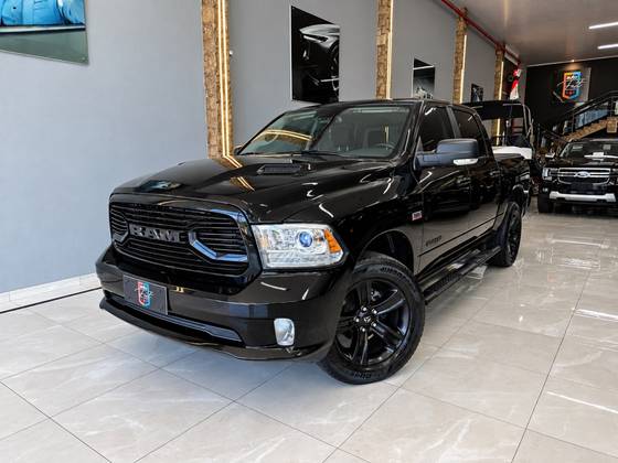 RAM CLASSIC 5.7 V8 GASOLINA LARAMIE CD 4X4 AUTOMÁTICO