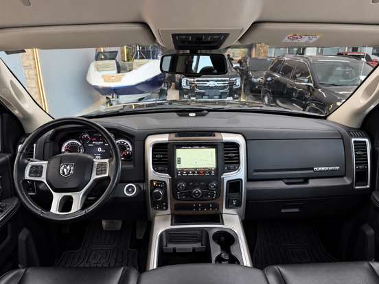 RAM-CLASSIC-5.7 V8 GASOLINA LARAMIE CD 4X4 AUTOMÁTICO RAM-CLASSIC-2022