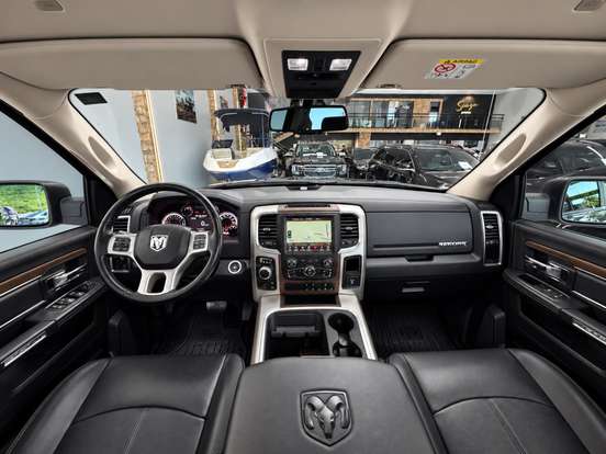 RAM-CLASSIC-5.7 V8 GASOLINA LARAMIE CD 4X4 AUTOMÁTICO RAM-CLASSIC-2022