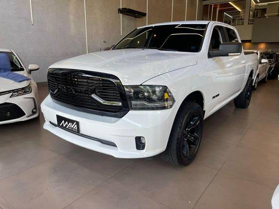 RAM CLASSIC 5.7 V8 GASOLINA LARAMIE CD 4X4 AUTOMÁTICO
