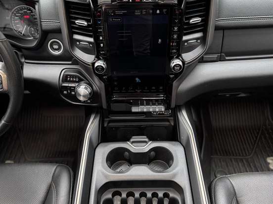 RAM-1500-5.7 V8 GASOLINA REBEL CD 4X4 AUTOMÁTICO RAM-1500-2022