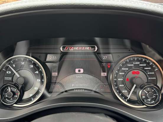 RAM-1500-5.7 V8 GASOLINA REBEL CD 4X4 AUTOMÁTICO RAM-1500-2022