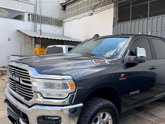 RAM-2500-6.7 I6 TURBO DIESEL LARAMIE CD 4X4 AUTOMÁTICO RAM-2500-2023