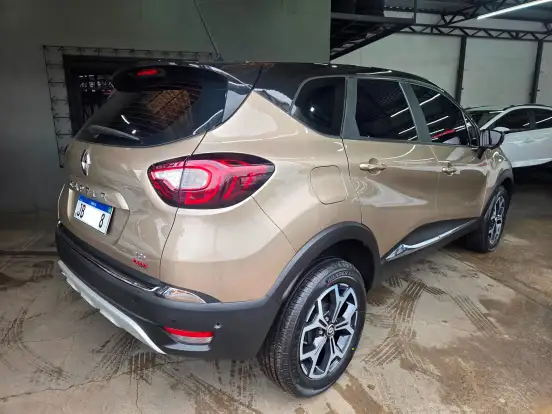 RENAULT-CAPTUR-2022