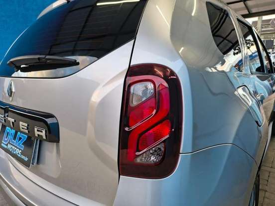 RENAULT-DUSTER-2018