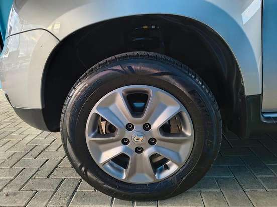 RENAULT-DUSTER-2018