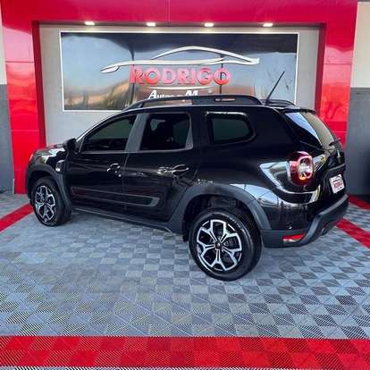 RENAULT-DUSTER-2023