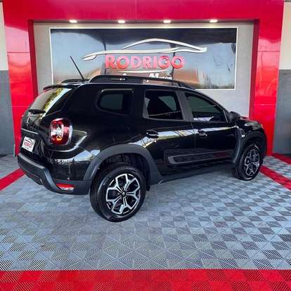 RENAULT-DUSTER-2023