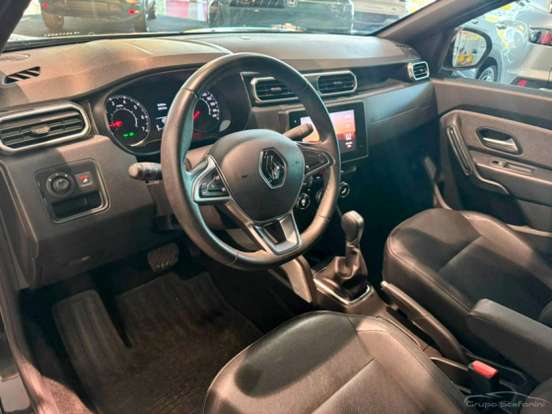 RENAULT-DUSTER-2022
