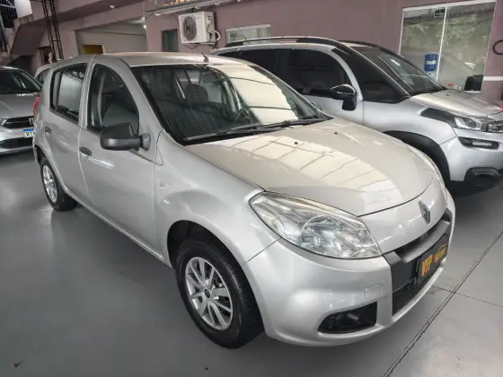 RENAULT SANDERO 1.0 AUTHENTIQUE 16V FLEX 4P MANUAL