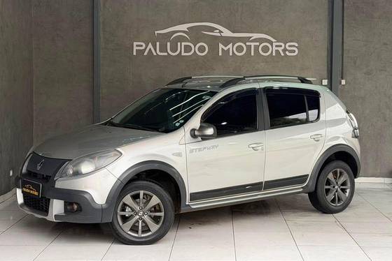 RENAULT SANDERO 1.6 STEPWAY 16V FLEX 4P AUTOMÁTICO