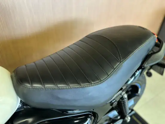 ROYAL ENFIELD-HUNTER 350-2023