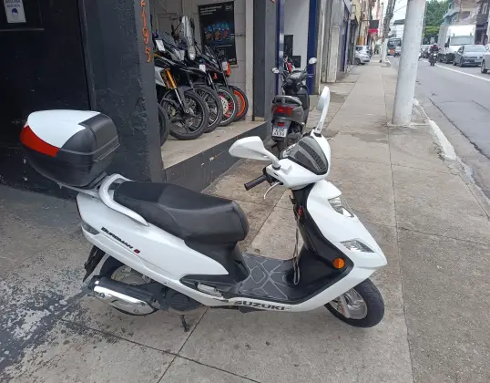 SUZUKI BURGMAN i 