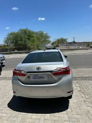 TOYOTA-COROLLA-2015