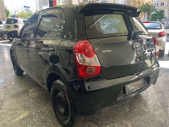 TOYOTA-ETIOS-2014
