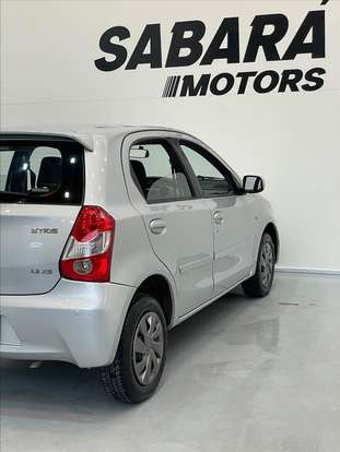TOYOTA-ETIOS-1.3 XS 16V FLEX 4P MANUAL TOYOTA-ETIOS-2013