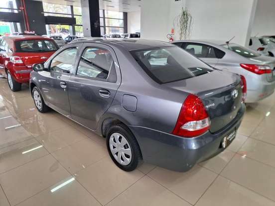 TOYOTA-ETIOS-2013