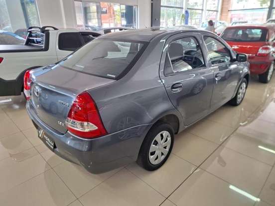 TOYOTA-ETIOS-2013