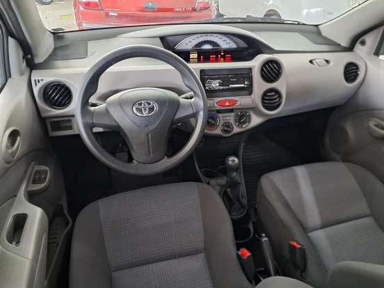 TOYOTA-ETIOS-1.5 X SEDAN 16V FLEX 4P MANUAL TOYOTA-ETIOS-2013