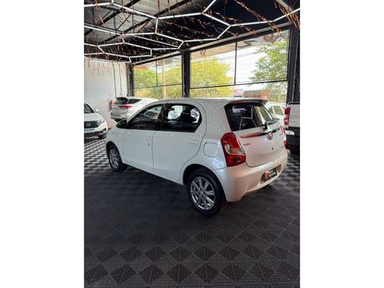 TOYOTA-ETIOS-2016