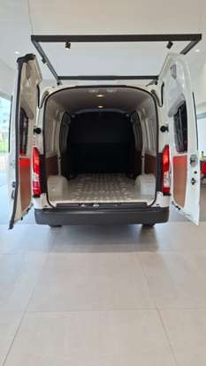 TOYOTA-HIACE-2026