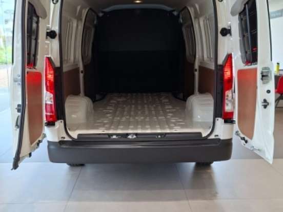 TOYOTA-HIACE-2.8 D-4D TURBO DIESEL FURGÃO DX AUTOMÁTICO TOYOTA-HIACE-2026