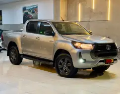 TOYOTA HILUX 2.8 D-4D TURBO DIESEL CD SR 4X4 AUTOMÁTICO TOYOTA HILUX 2.8 D-4D TURBO DIESEL CD SR 4X4 AUTOMÁTICO