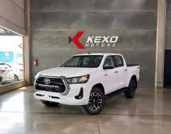 TOYOTA HILUX 2.8 D-4D TURBO DIESEL CD SRV 4X4 AUTOMÁTICO TOYOTA HILUX 2.8 D-4D TURBO DIESEL CD SRV 4X4 AUTOMÁTICO