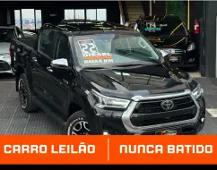 TOYOTA HILUX 2.8 D-4D TURBO DIESEL CD SRX 4X4 AUTOMÁTICO TOYOTA HILUX 2.8 D-4D TURBO DIESEL CD SRX 4X4 AUTOMÁTICO